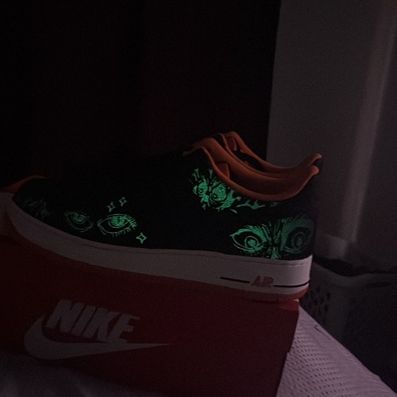 Selling Nike af1 $150 worn a handfull of times and not OG box - Picture 6 of 6